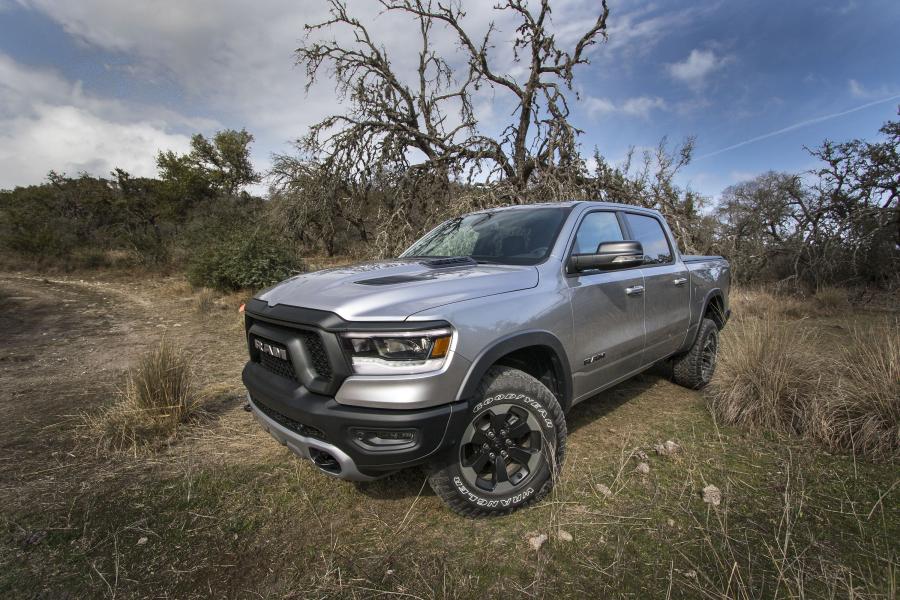  Dodge Ram 1500 Rebel Crew Cab (DT) 2018 года  (фото 4 из 48)